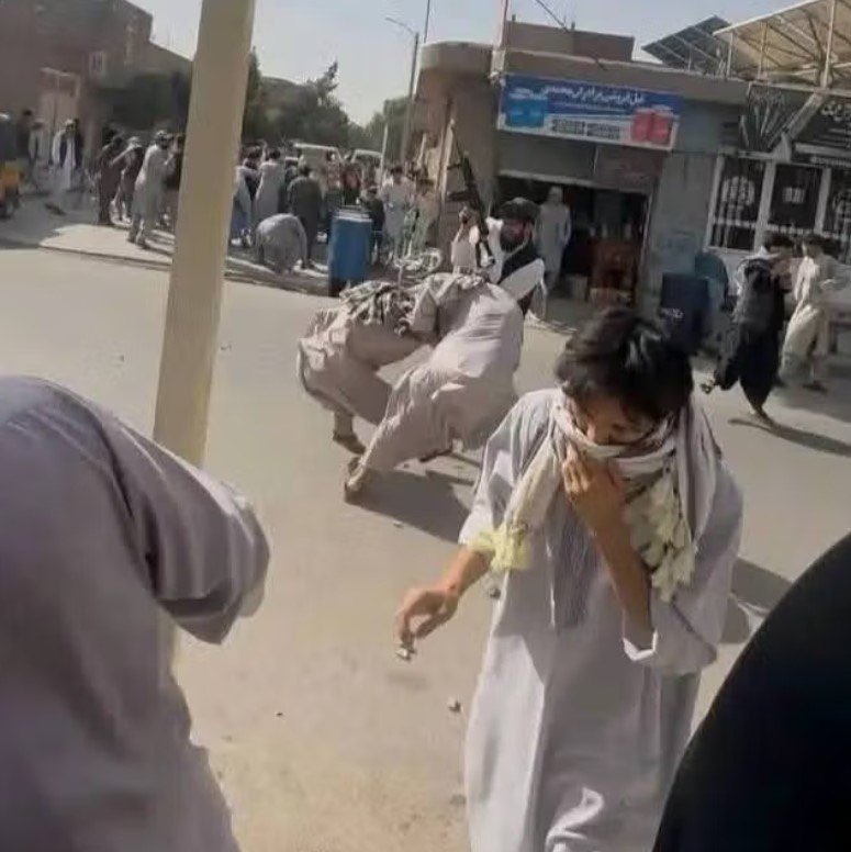 یوناما: طالبانو په هرات کې ۳۰ ښځې نیولې او پر لاریونکوونکو یې ډزې کړې